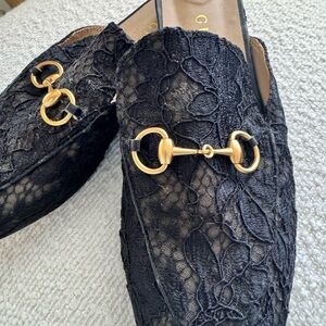 Elegant Black Lace Loafers with Gold Accents Gucci authentic size 38 European